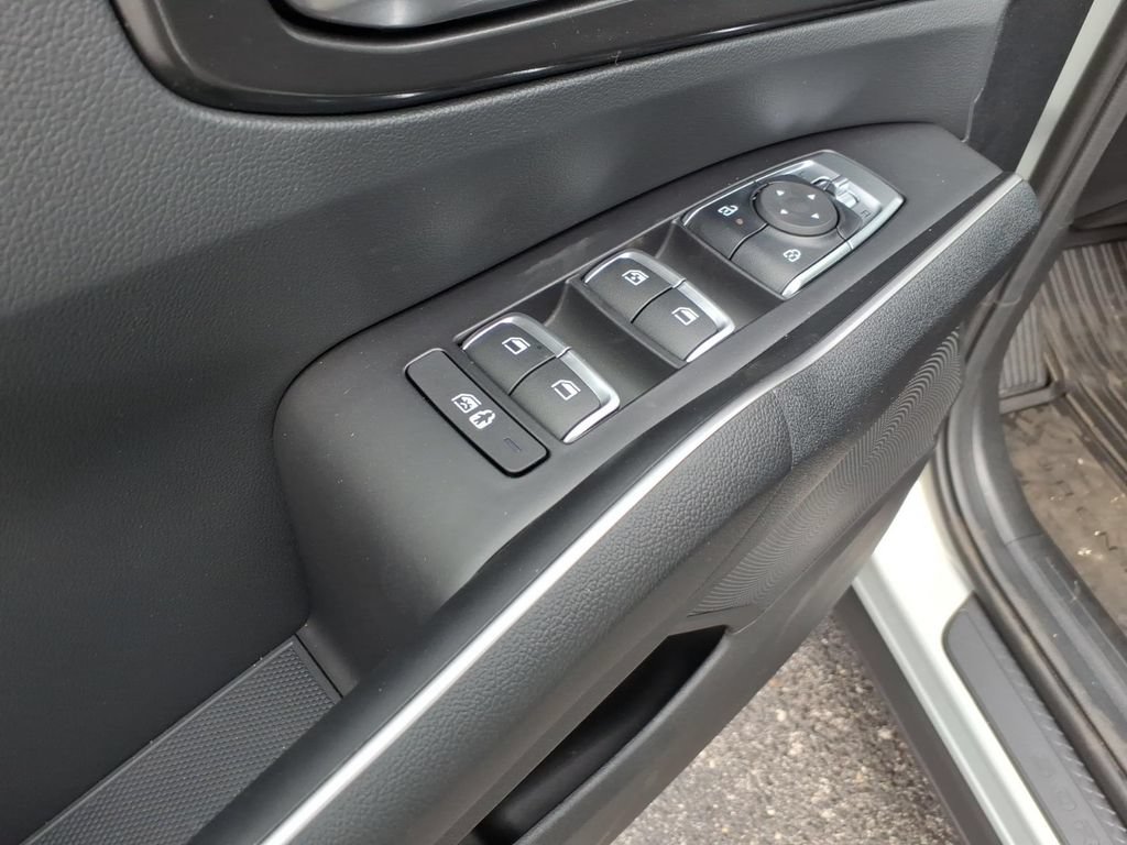 Used 2026 Kia Sorento LX FWD image 13