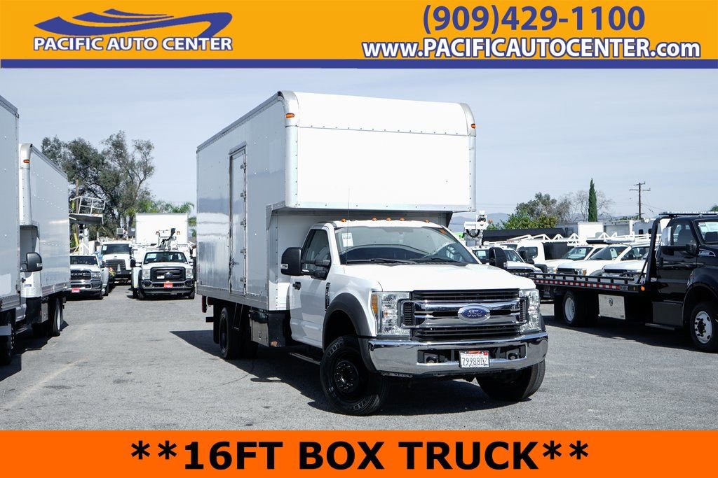 Used 2017 Ford F550 2WD Regular Cab Super Duty image 1