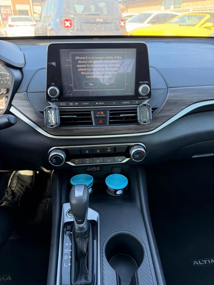 Used 2025 Nissan Altima 2.5 SV image 11