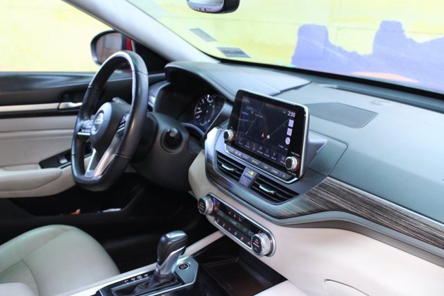 Used 2020 Nissan Altima 2.5 Platinum image 10