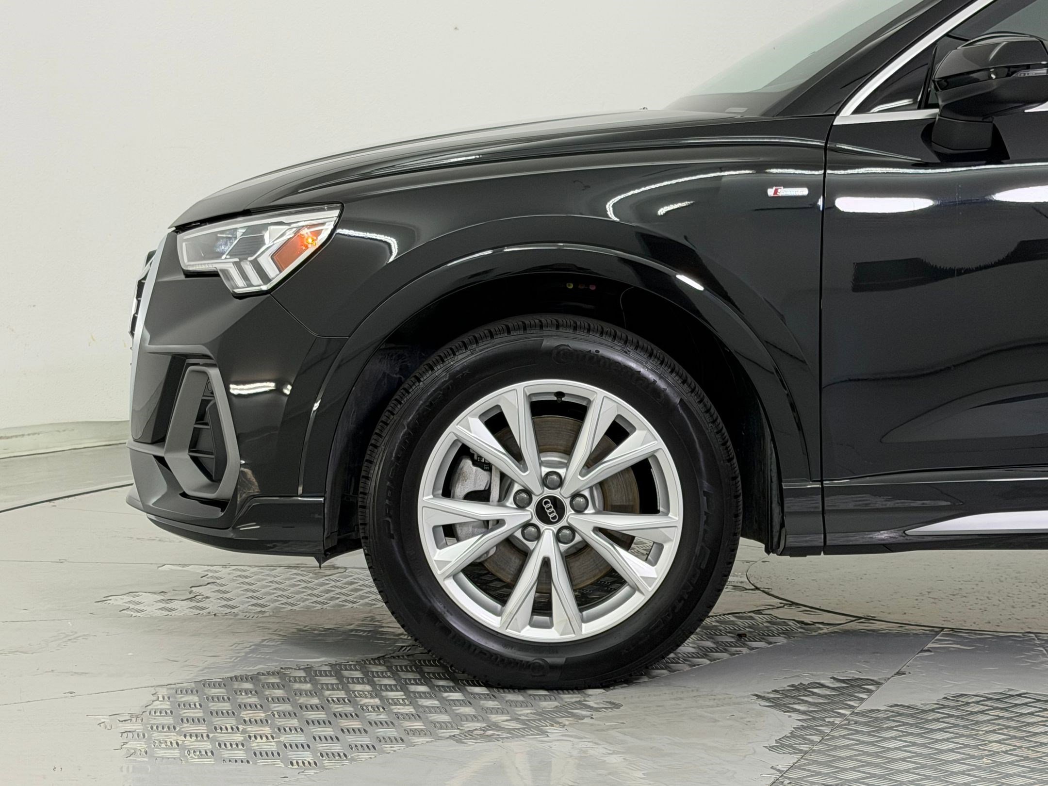 Certified 2025 Audi Q3 2.0T Premium image 25