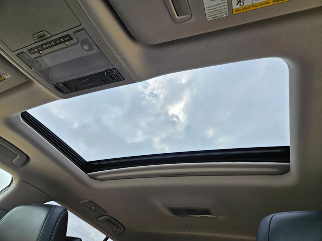 Used 2014 Lexus LX 570 4WD w/ Luxury Package image 16