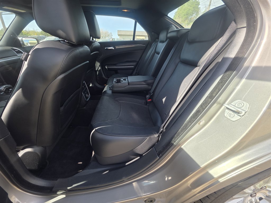 Used 2014 Chrysler 300 C w/ Beats Audio Group image 5
