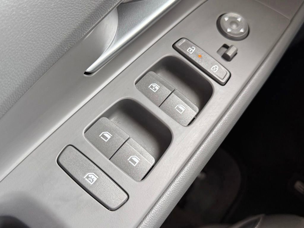 Used 2025 Hyundai Elantra Sport image 22