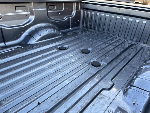 Used 2016 Nissan Titan SV image 4