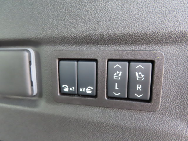 Used 2026 Chevrolet Suburban High Country AWD/4WD image 46