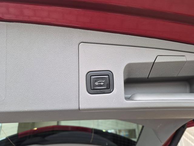 Used 2023 Cadillac XT5 Premium Luxury image 14