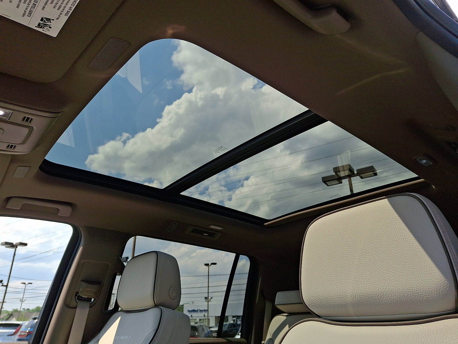 Used 2025 GMC Yukon XL Denali w/ Sun & Power Step Package AWD/4WD image 15