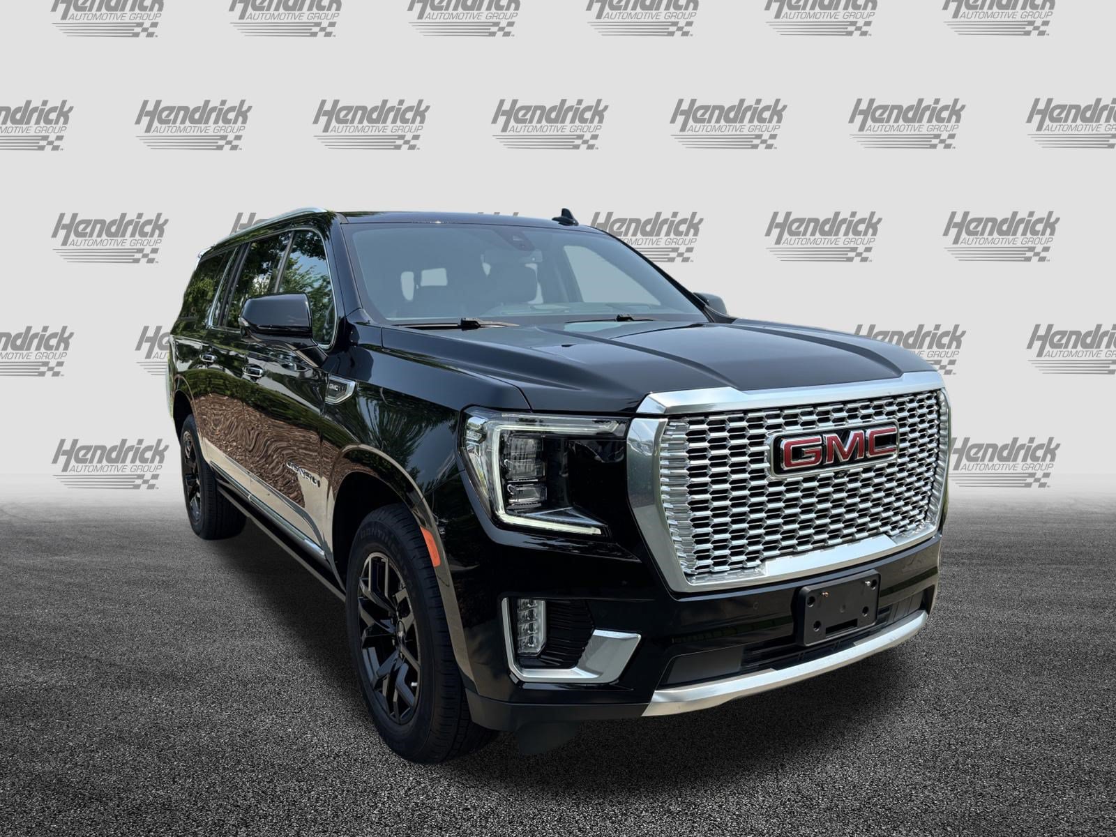 Used 2022 GMC Yukon XL Denali AWD/4WD image 2