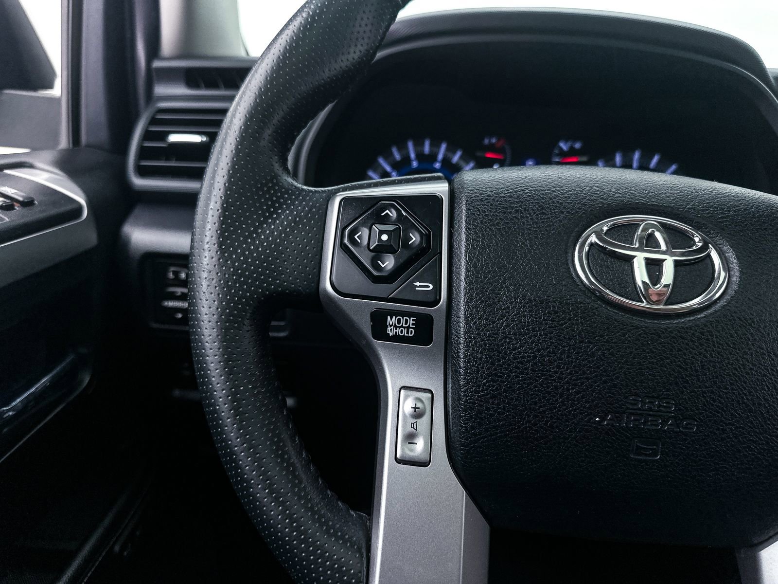 Used 2018 Toyota 4Runner Limited AWD/4WD image 27