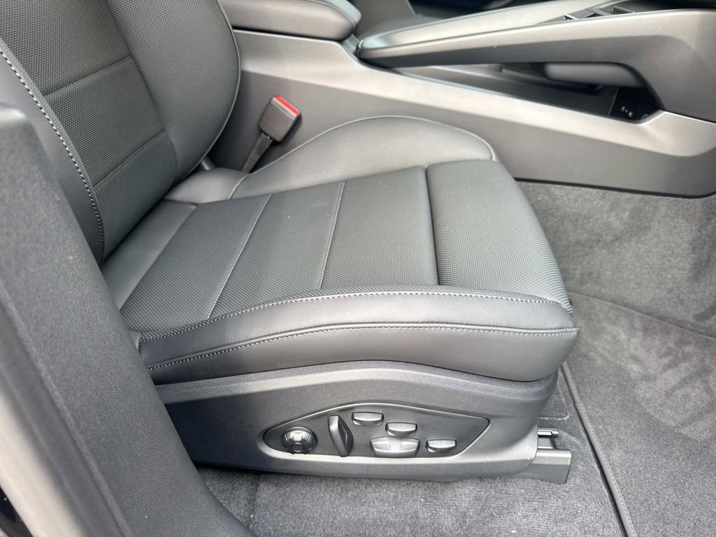 New 2025 Porsche Macan 4S Electric image 13