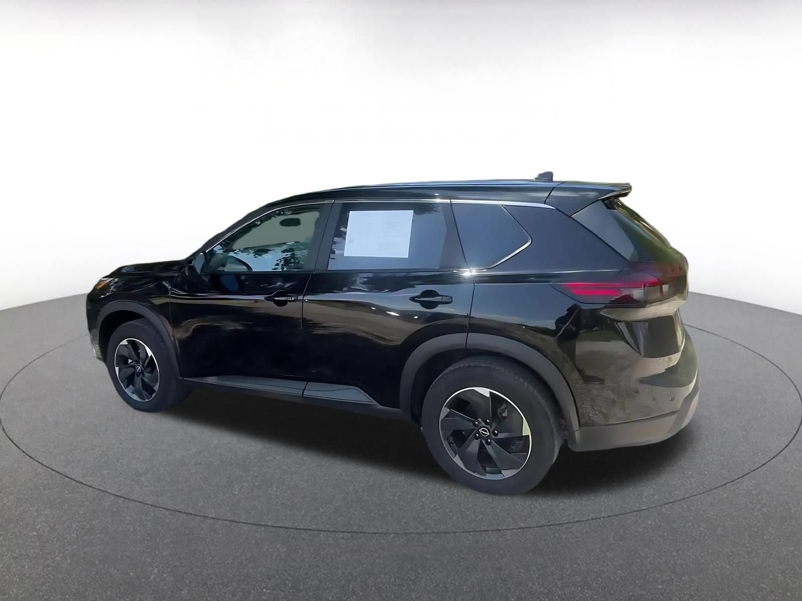 Used 2025 Nissan Rogue SV AWD/4WD image 9