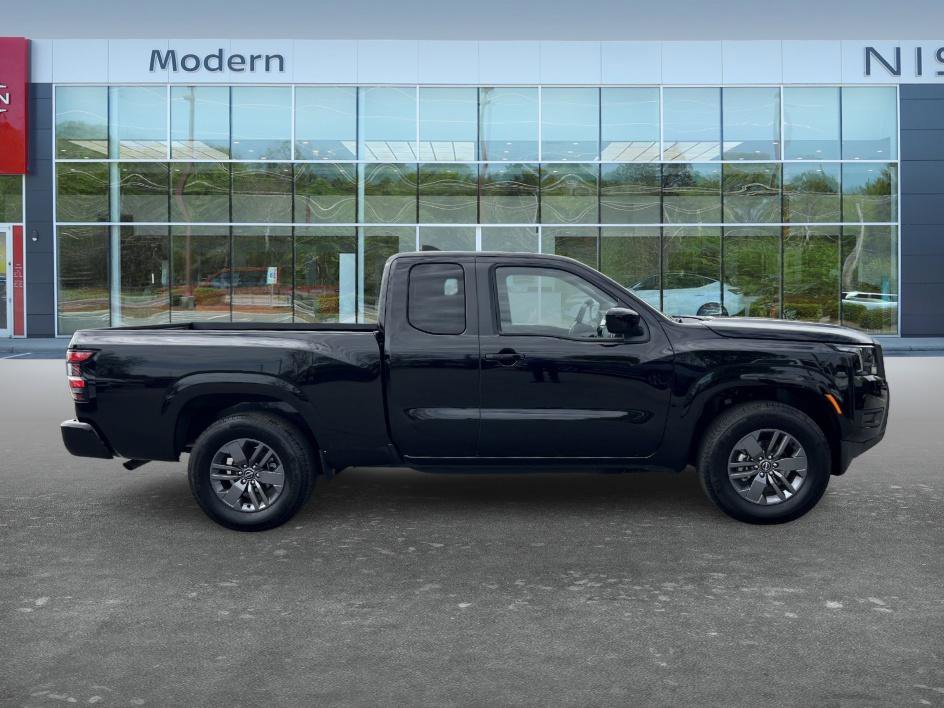 Certified 2025 Nissan Frontier SV image 4
