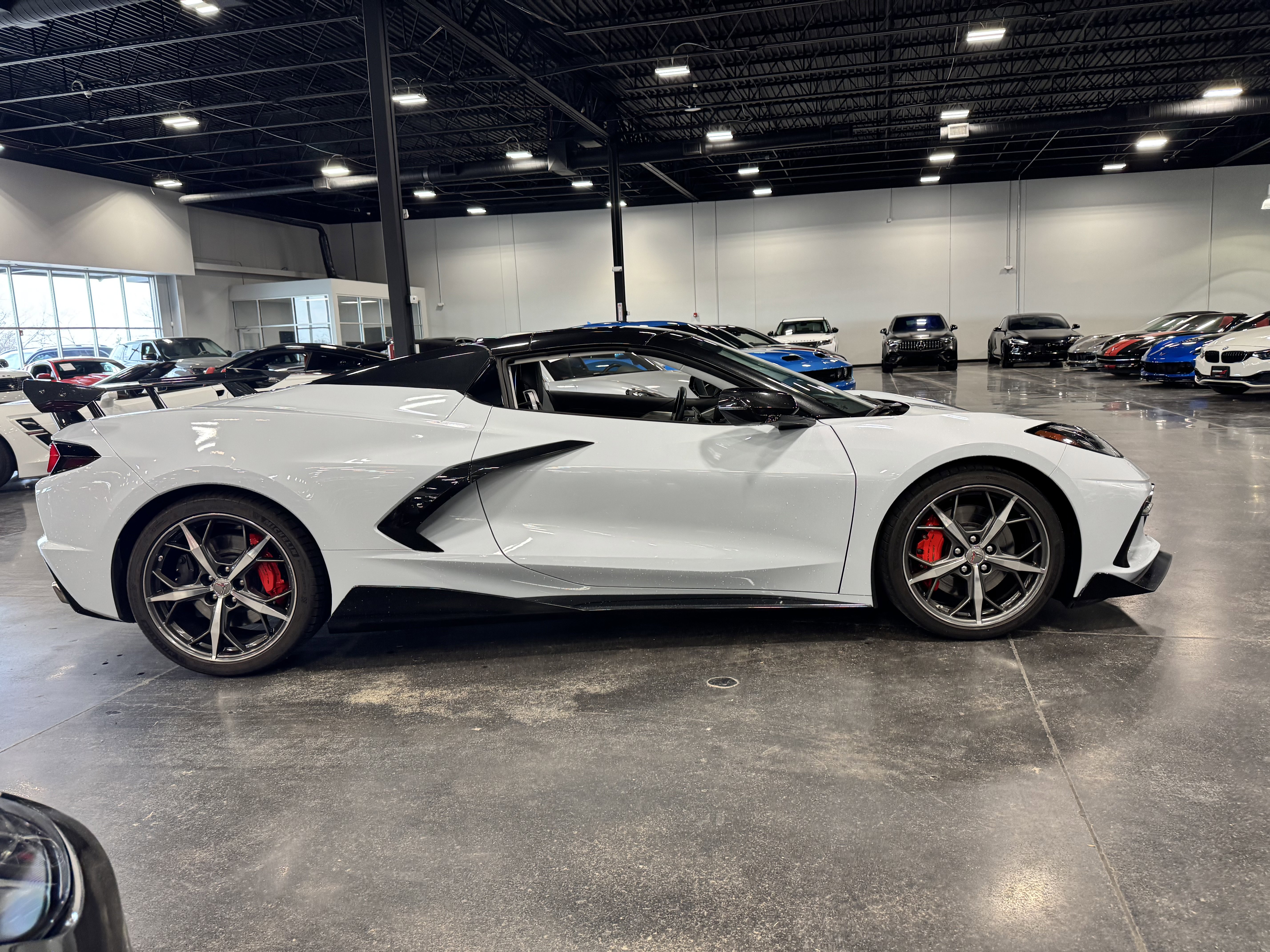 Used 2022 Chevrolet Corvette Stingray Premium Conv w/ Z51 Performance Package image 2