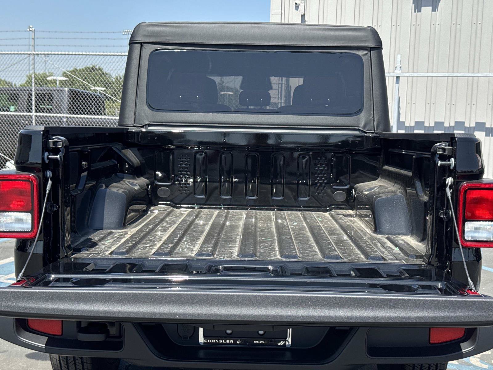 New 2026 Jeep Gladiator Sport AWD/4WD image 30