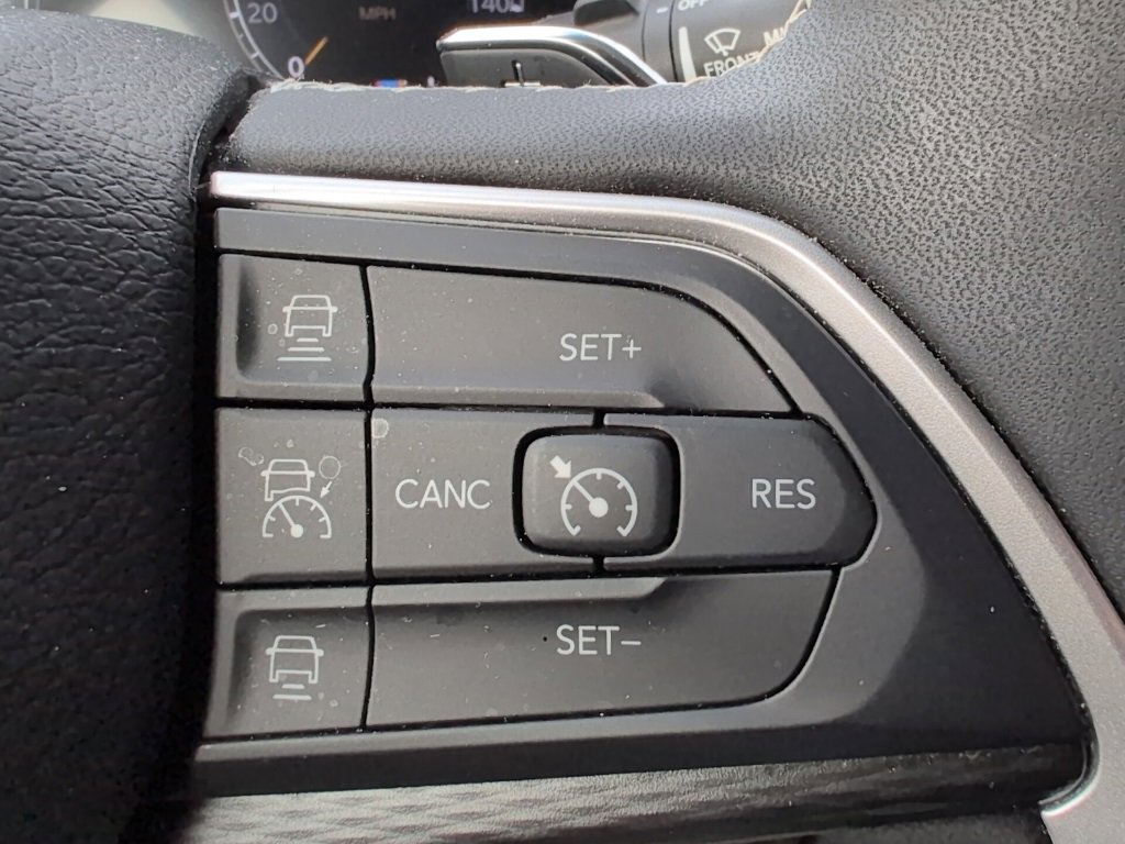 Used 2024 Jeep Grand Cherokee Laredo X w/ Trailer Tow Package image 32