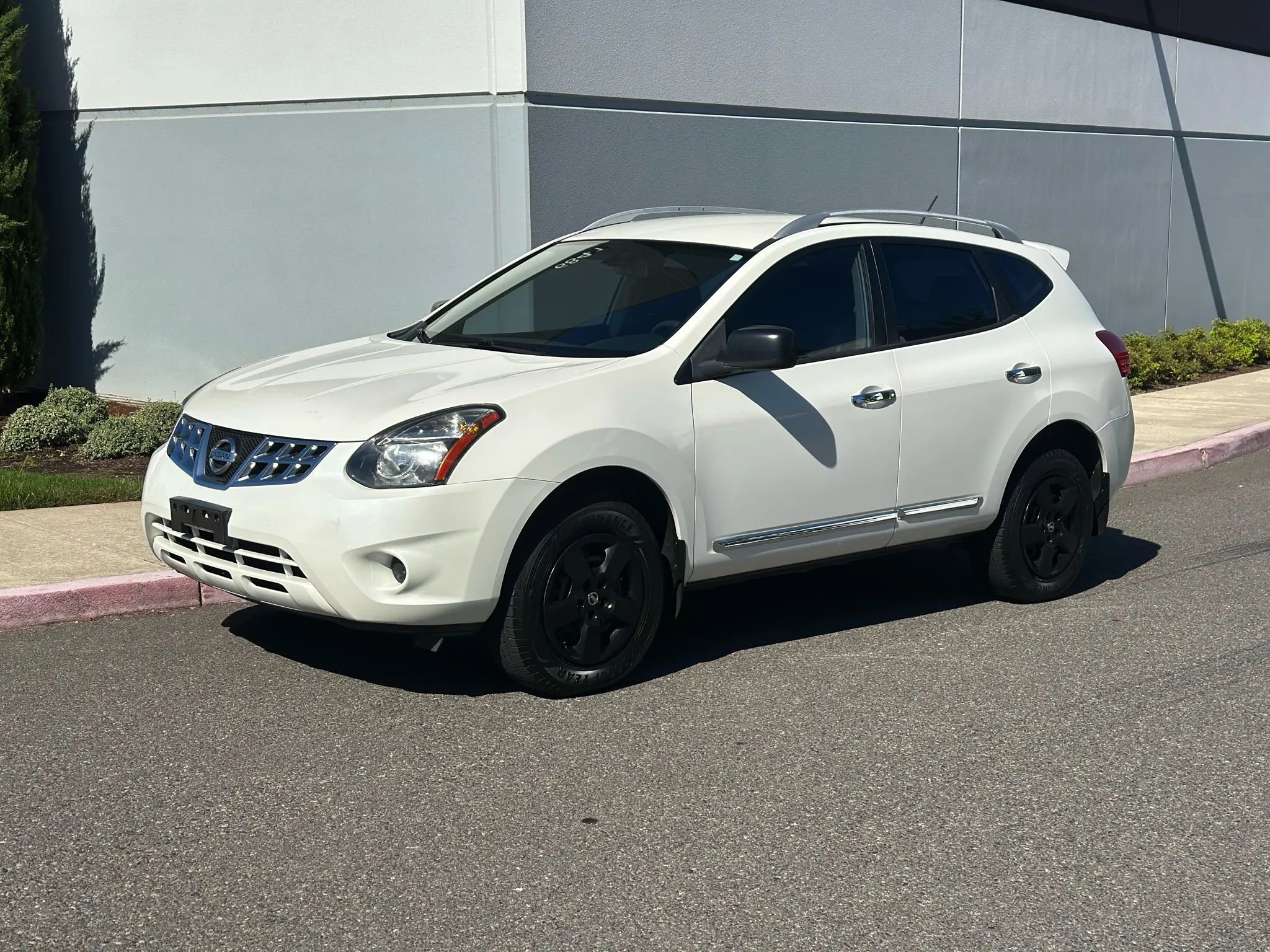 Used 2014 Nissan Rogue S w/ Convenience Package