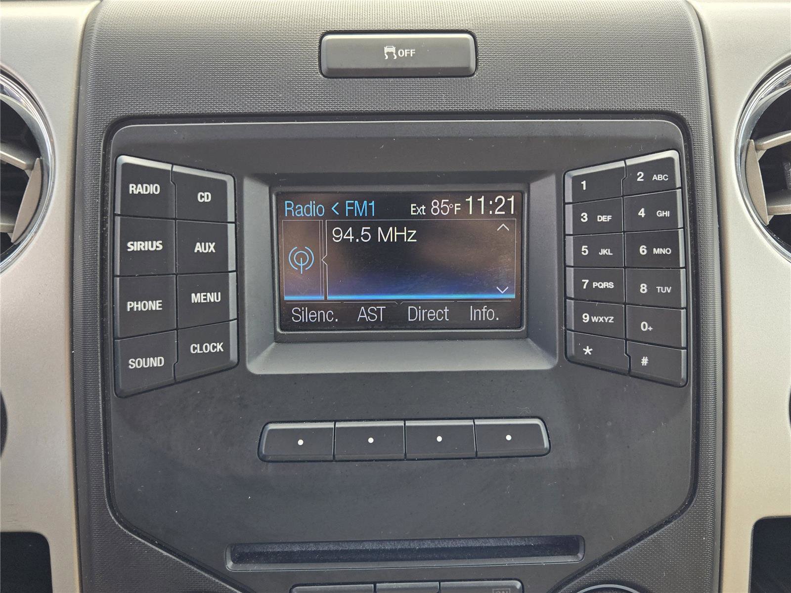 Used 2013 Ford F150 XLT w/ Mid Equipment Group RWD image 16
