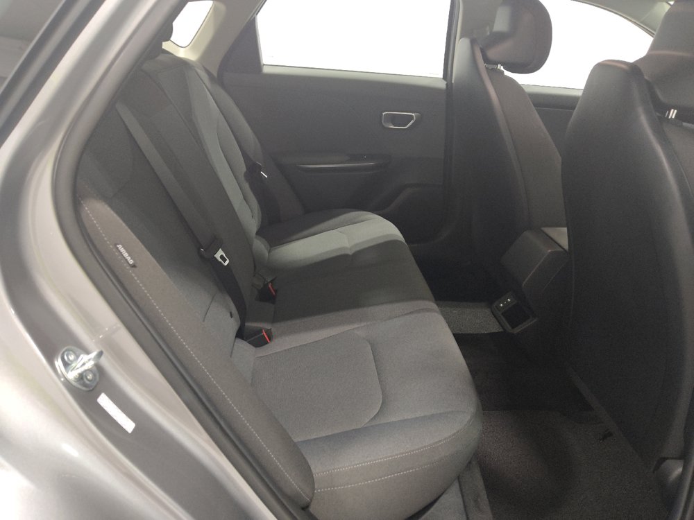 Used 2025 Kia K4 FWD image 19