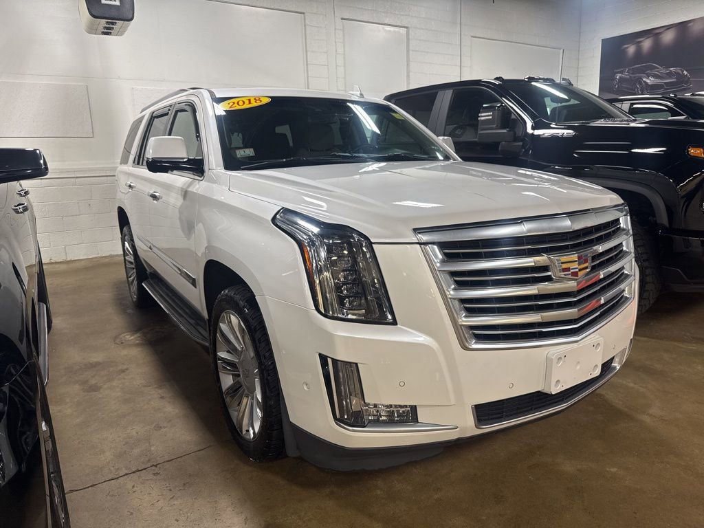 Used 2018 Cadillac Escalade Luxury image 4