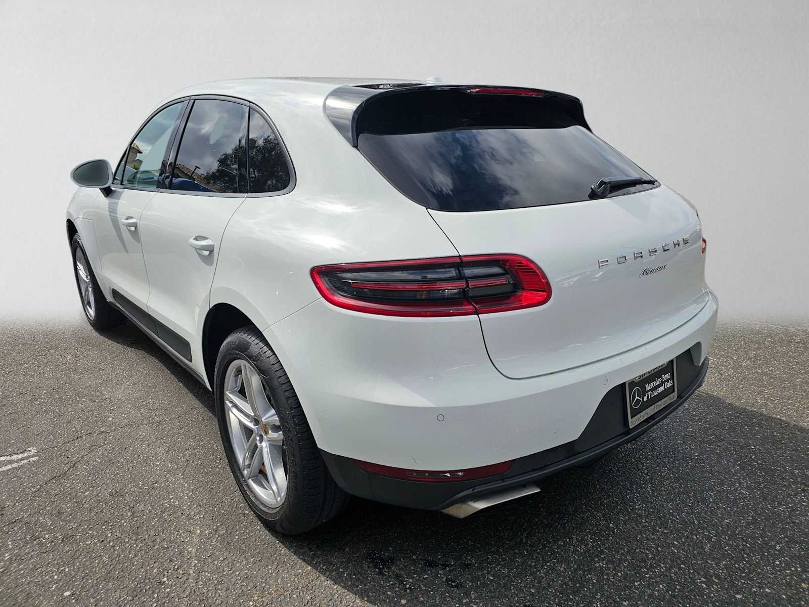 Used 2017 Porsche Macan AWD/4WD image 5