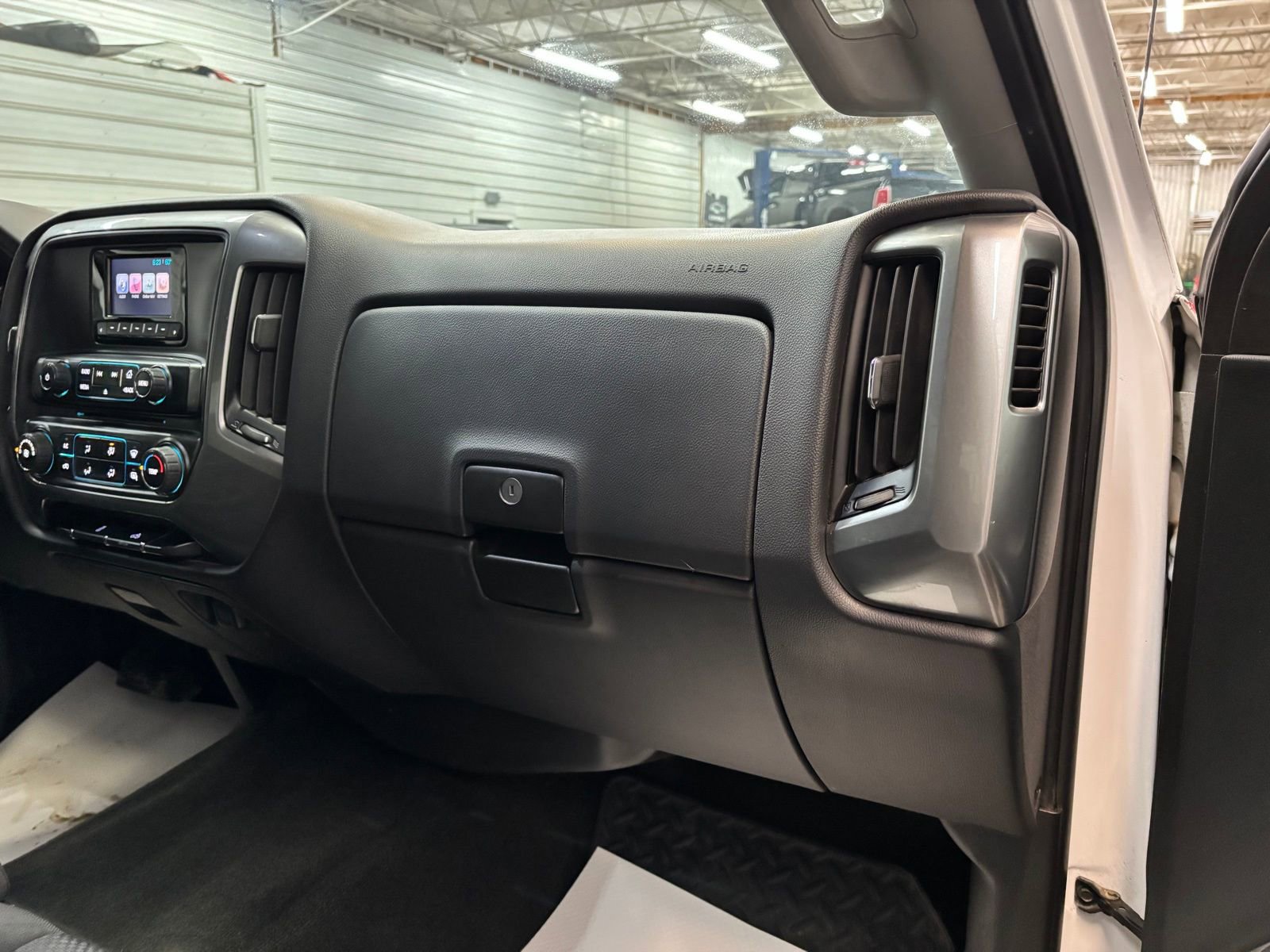 Used 2015 Chevrolet Silverado 2500 LT image 29