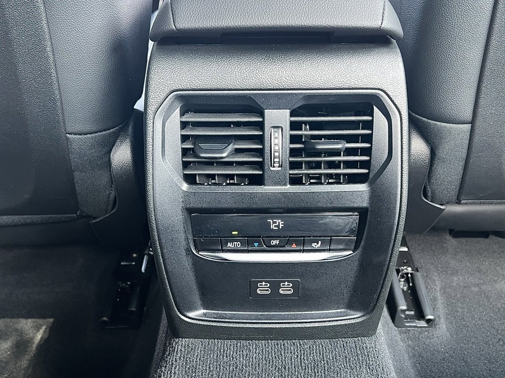 Used 2025 BMW 330i Sedan w/ M Sport Package image 44