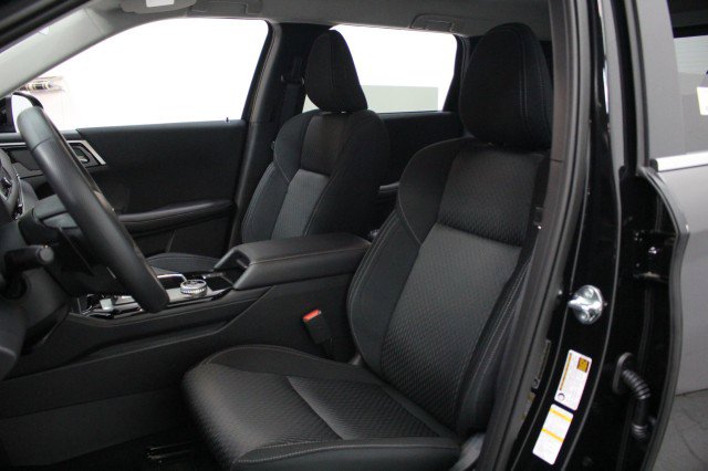 New 2026 Mitsubishi Outlander ES FWD image 7