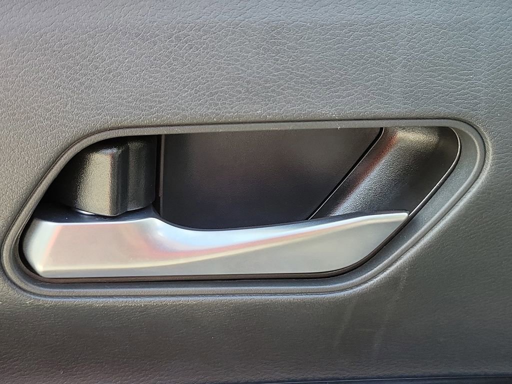 Certified 2025 Nissan Kicks SR image 15