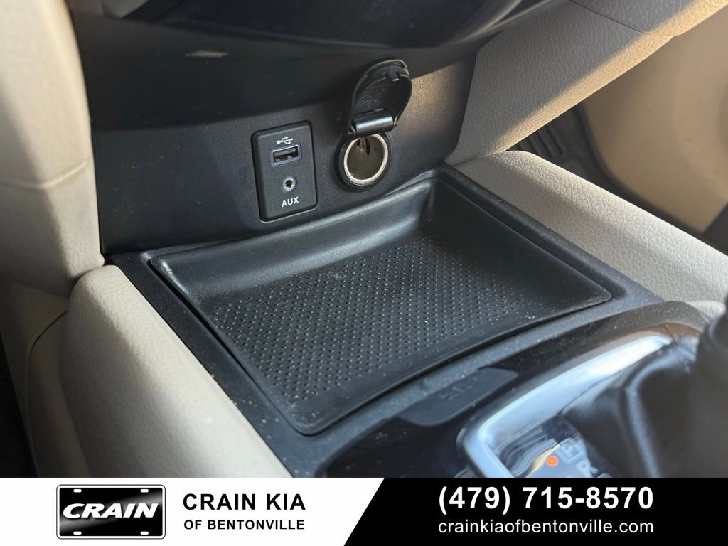 Used 2017 Nissan Rogue SV w/ SV Premium Package FWD image 16