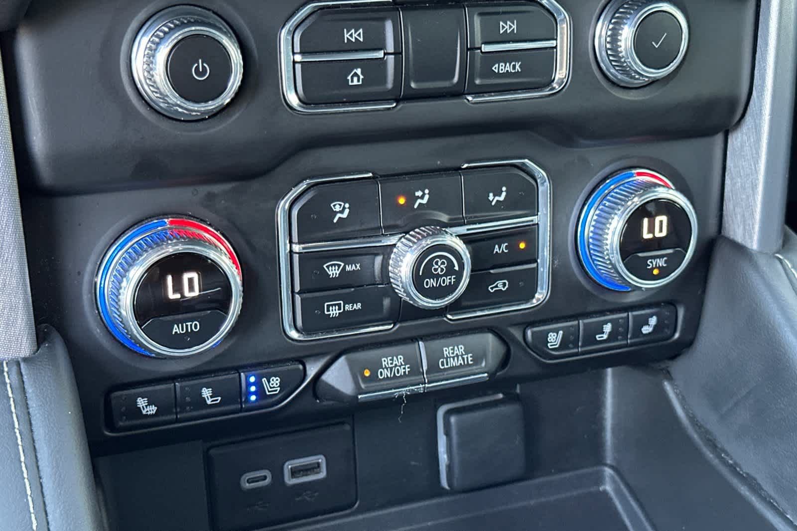 Used 2024 GMC Yukon XL SLT image 22