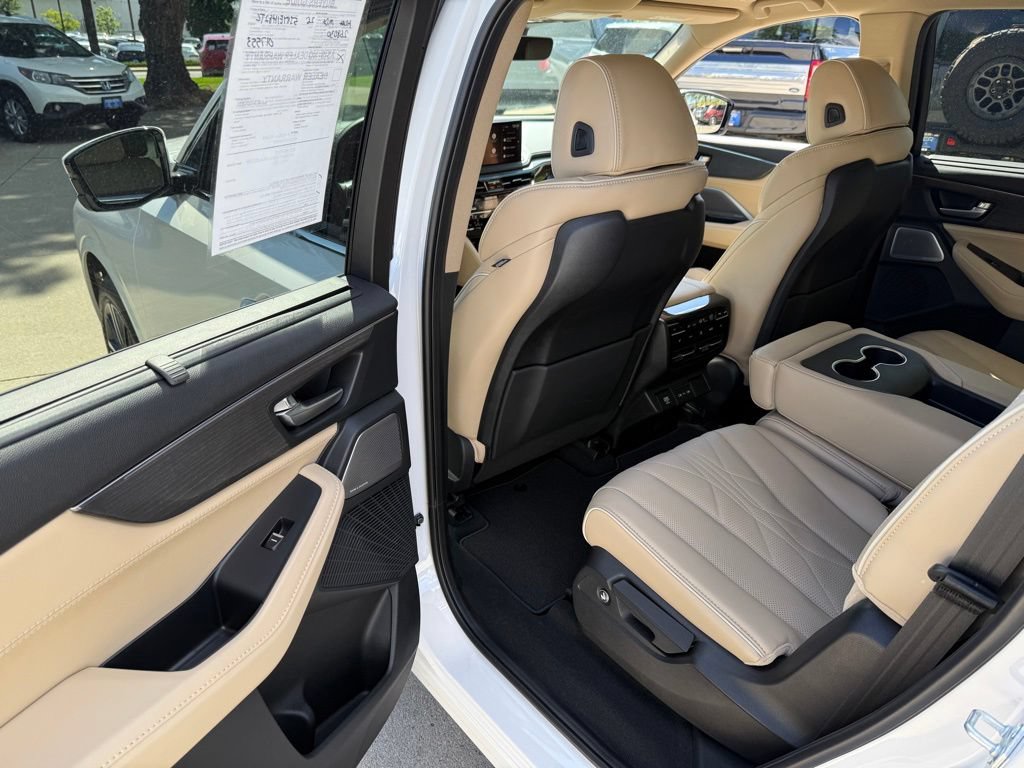 Certified 2026 Acura MDX w/ Advance Package AWD/4WD image 16