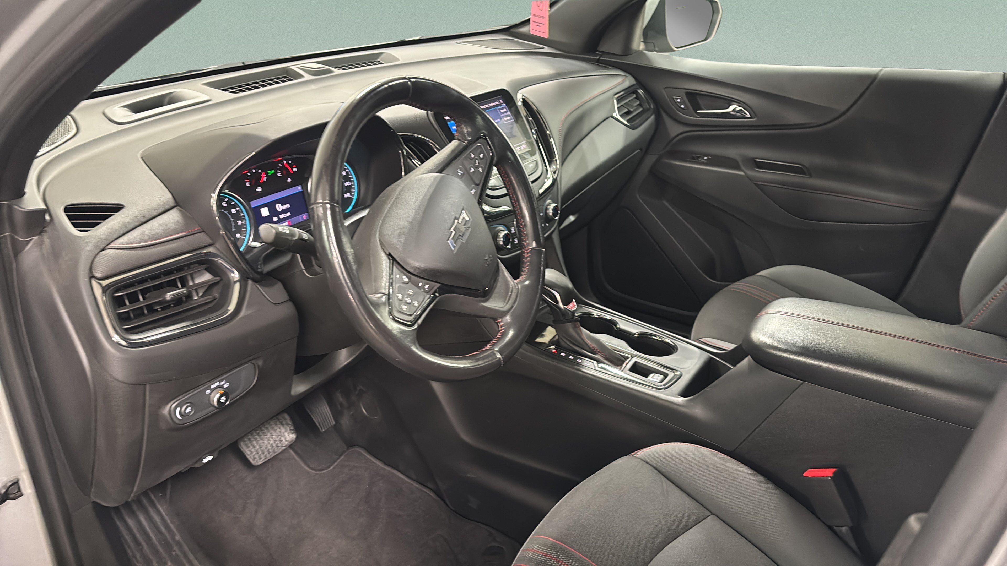 Used 2022 Chevrolet Equinox RS w/ Infotainment Package FWD image 10
