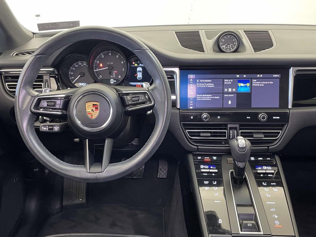 Certified 2022 Porsche Macan image 27