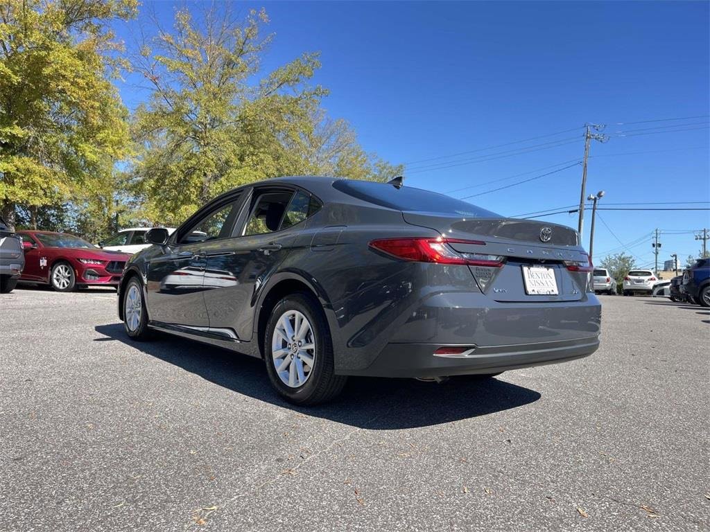 Used 2025 Toyota Camry LE image 4