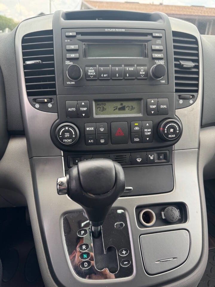 Used 2007 Hyundai Entourage GLS FWD image 12