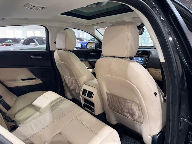 Used 2017 Jaguar XE Prestige image 62