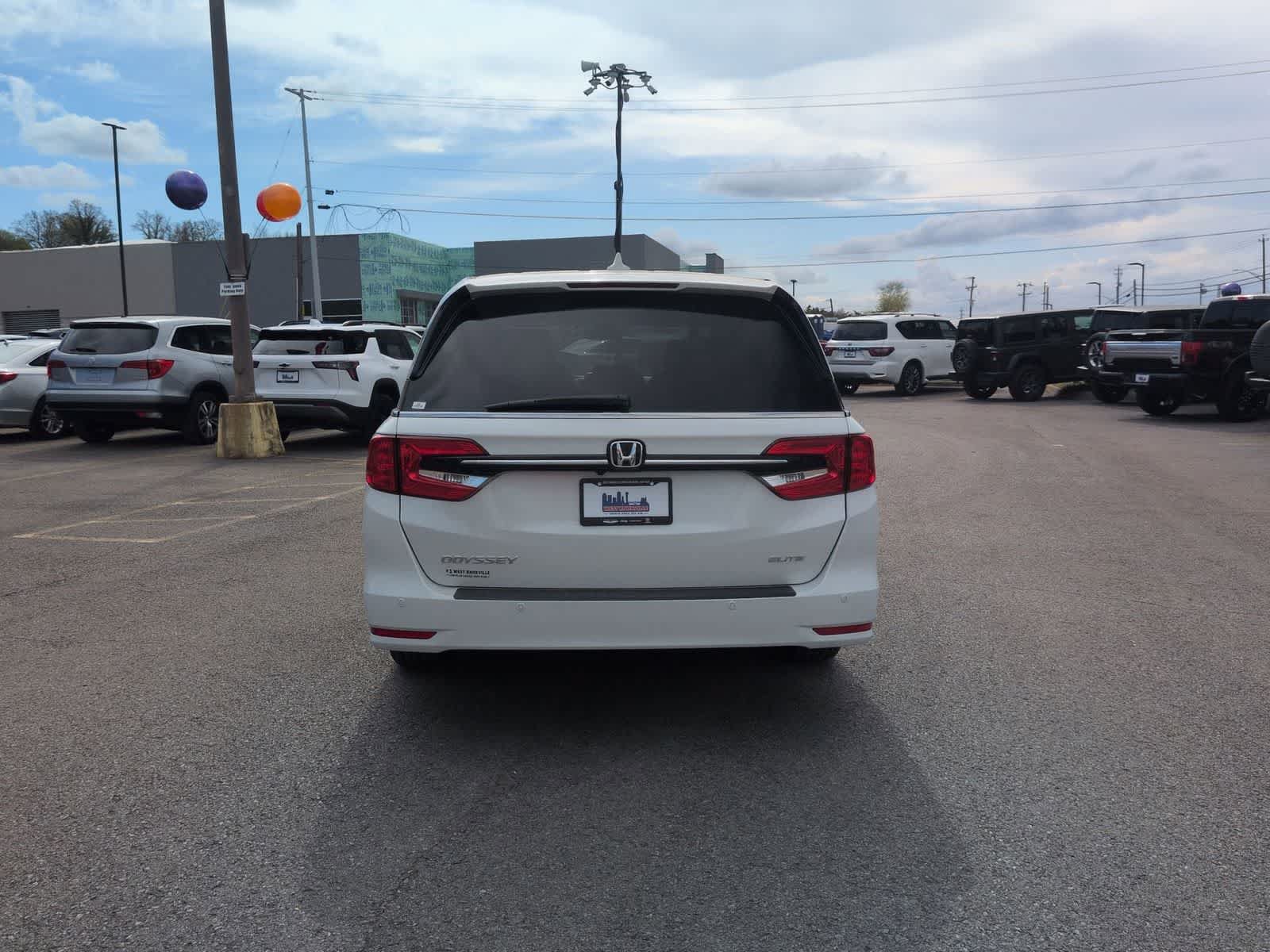 Used 2023 Honda Odyssey Elite image 7