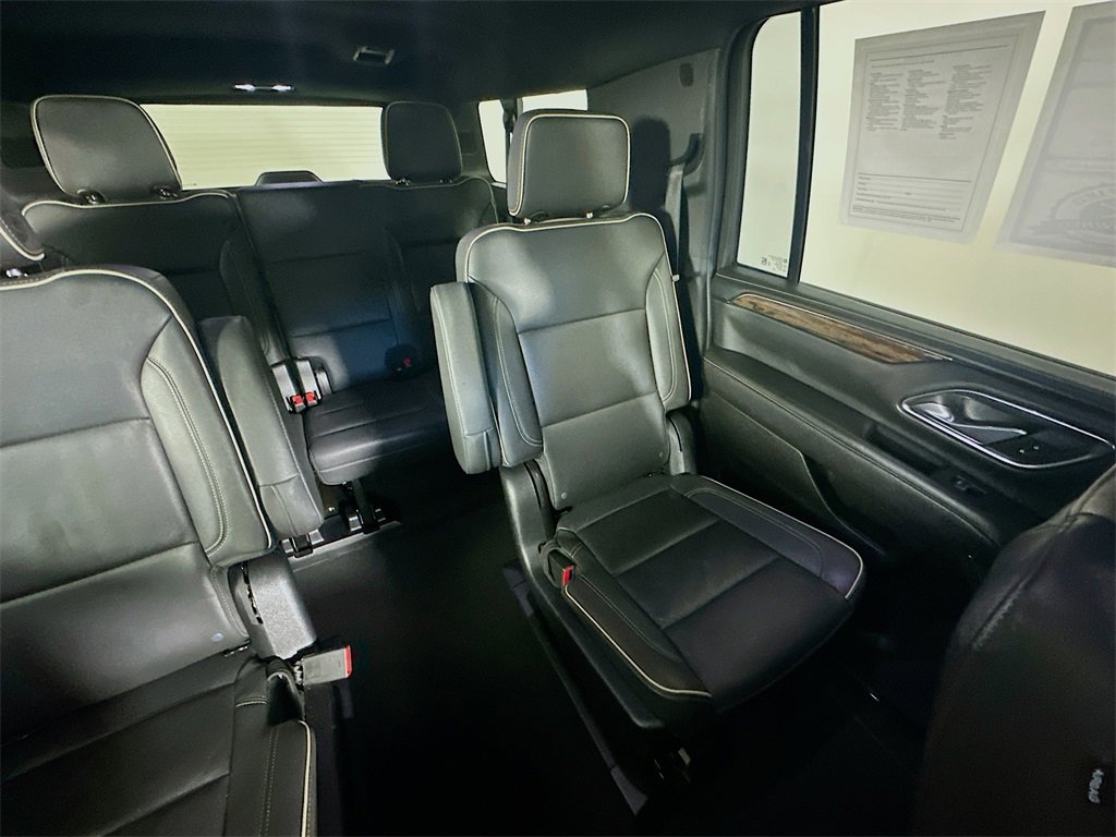 Used 2023 Chevrolet Suburban Premier image 14