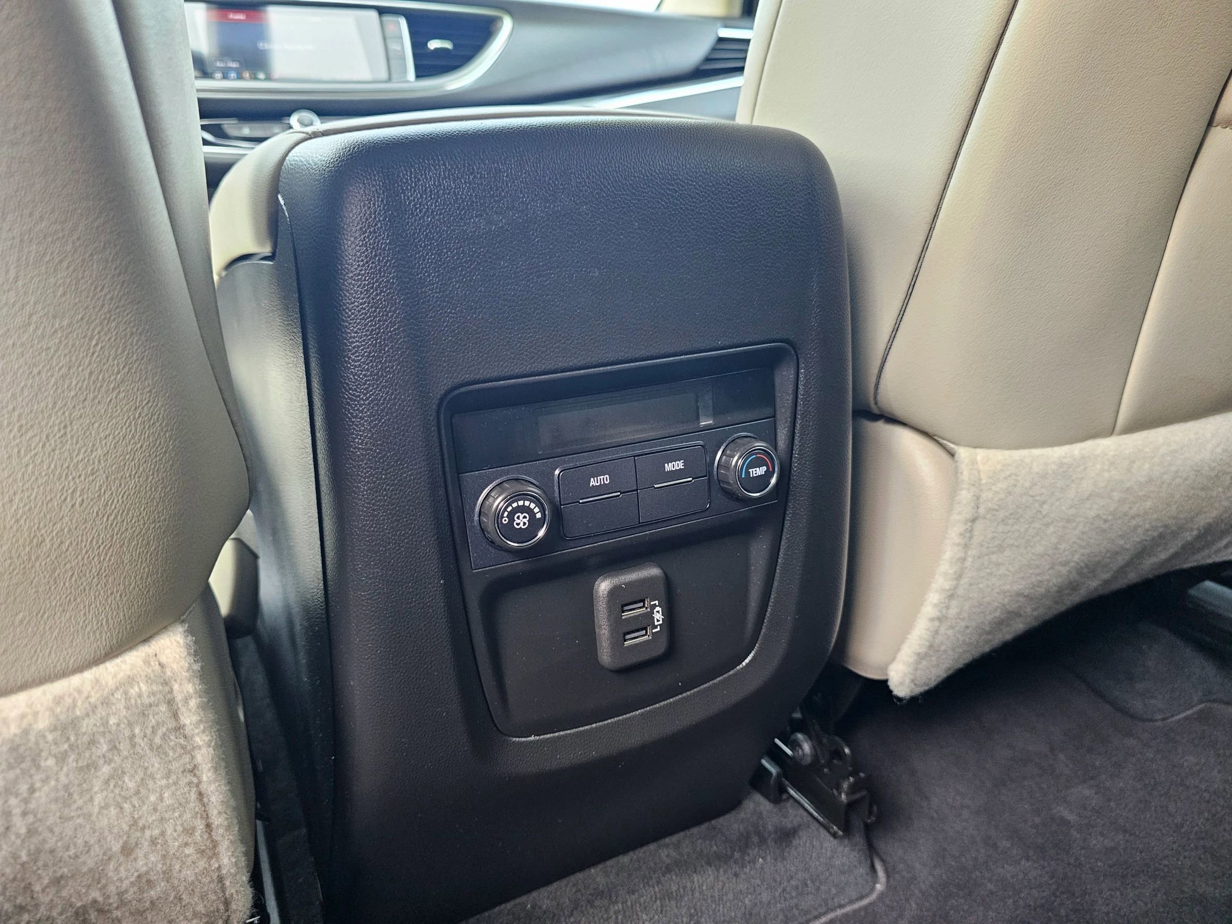 Used 2021 Buick Enclave Essence image 33