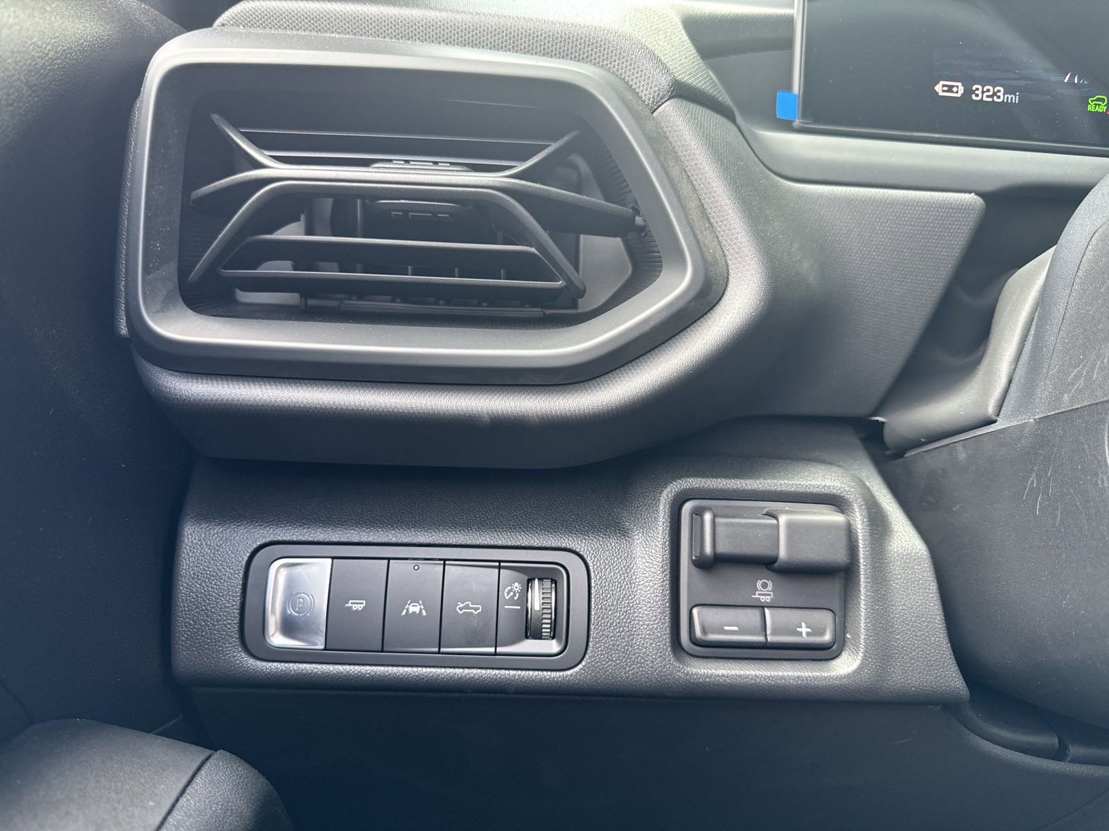 New 2024 Chevrolet Silverado EV W/T image 30