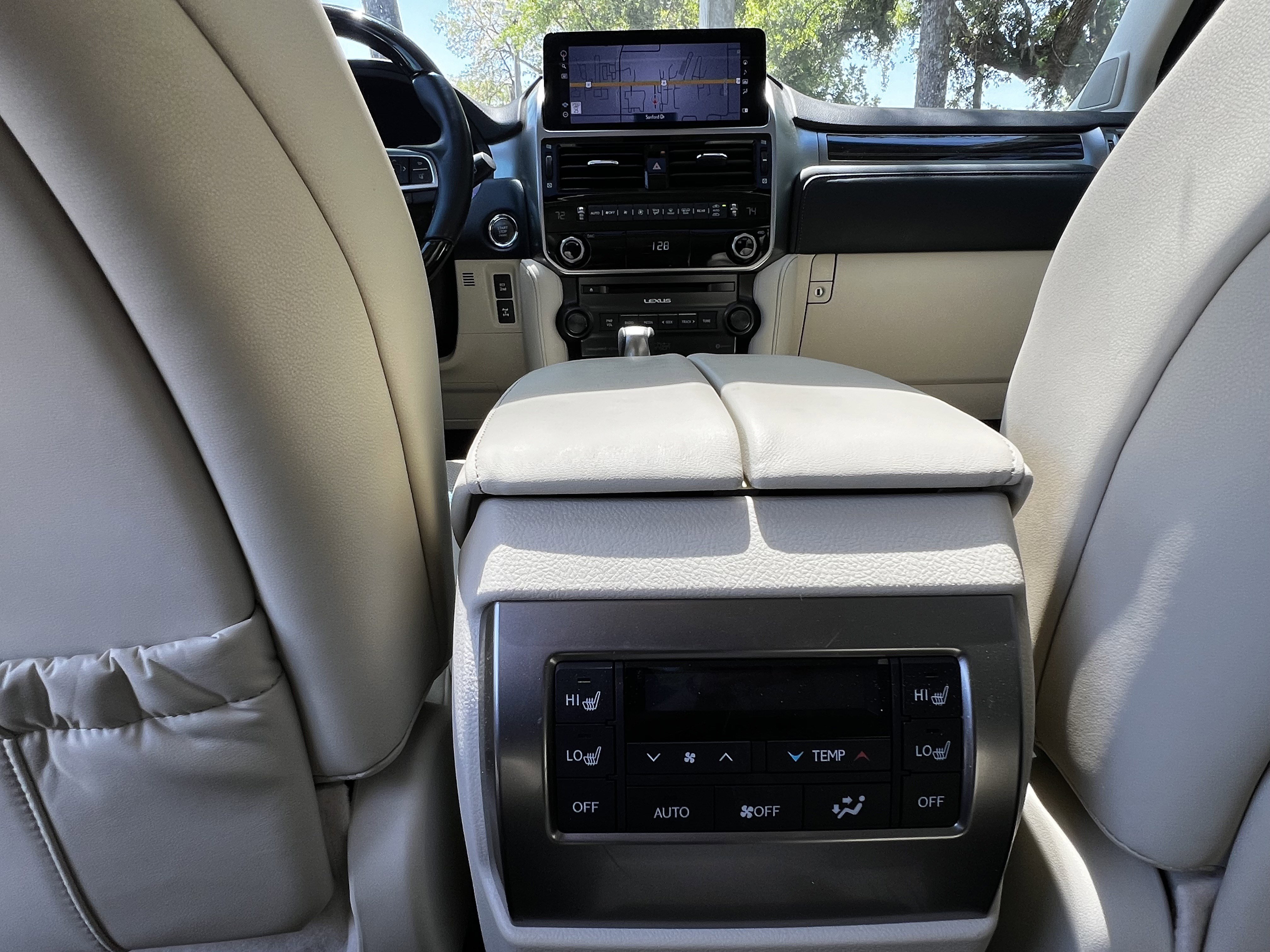 Used 2023 Lexus GX 460 Premium w/ Accessory Package image 40