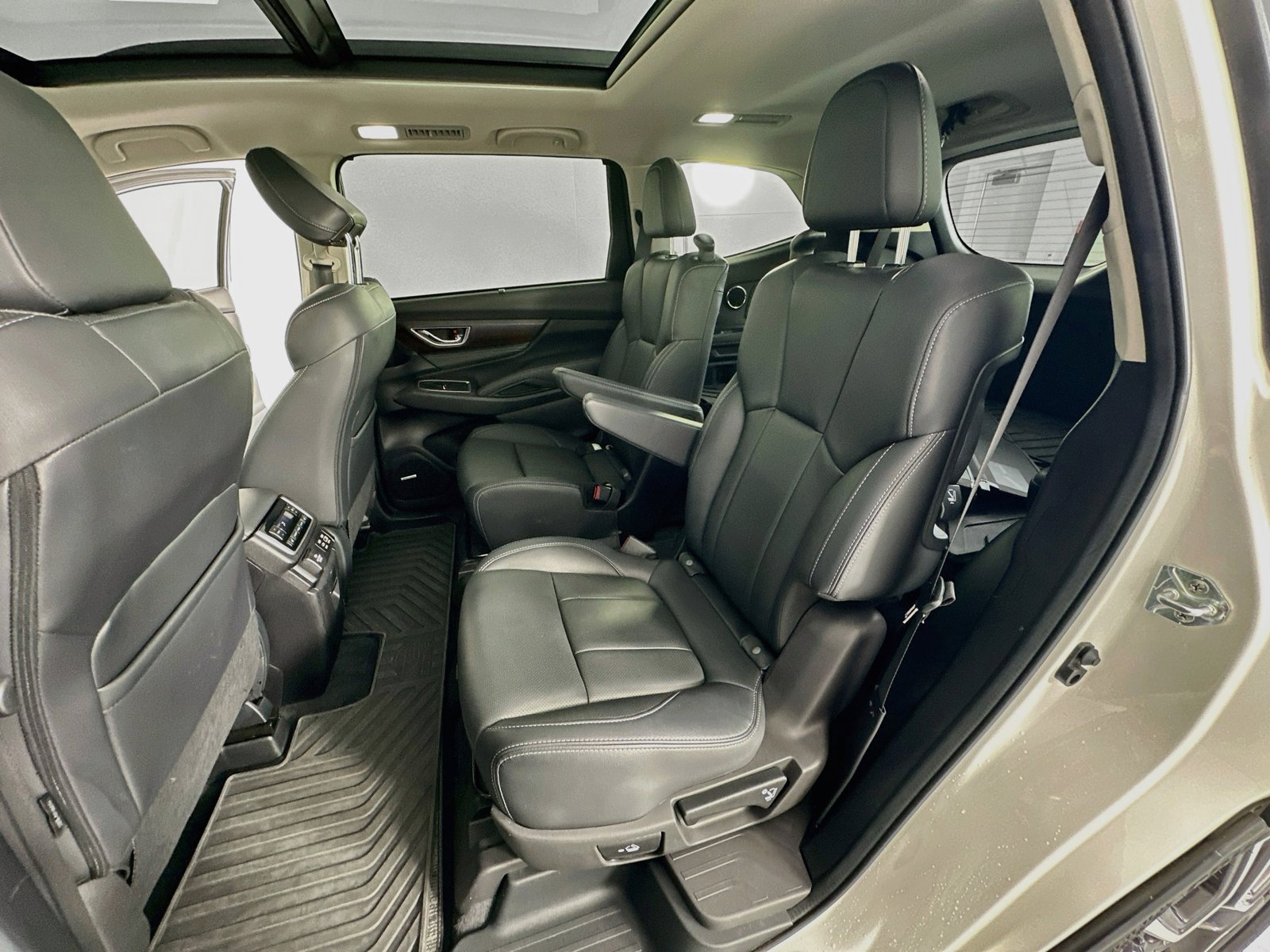 Used 2023 Subaru Ascent Touring AWD/4WD image 33
