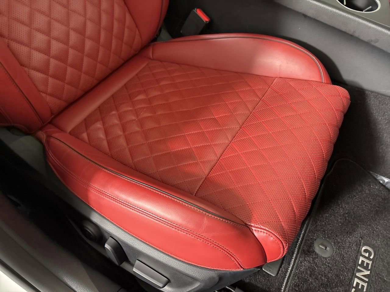 Used 2023 Genesis G70 3.3T w/ Sport Prestige Package image 32