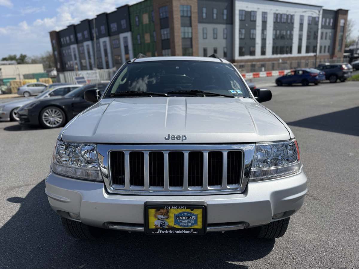 Used 2004 Jeep Grand Cherokee Limited w/ Cold Weather Group AWD/4WD image 2