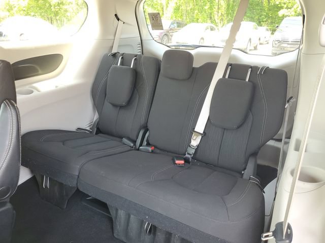 Used 2023 Chrysler Voyager LX FWD image 29