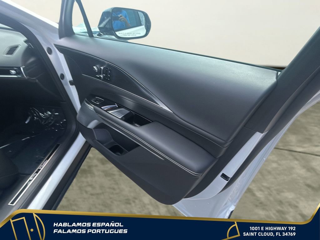Certified 2025 Cadillac Lyriq Luxury w/ LPO, Floor Liner Package AWD/4WD image 29