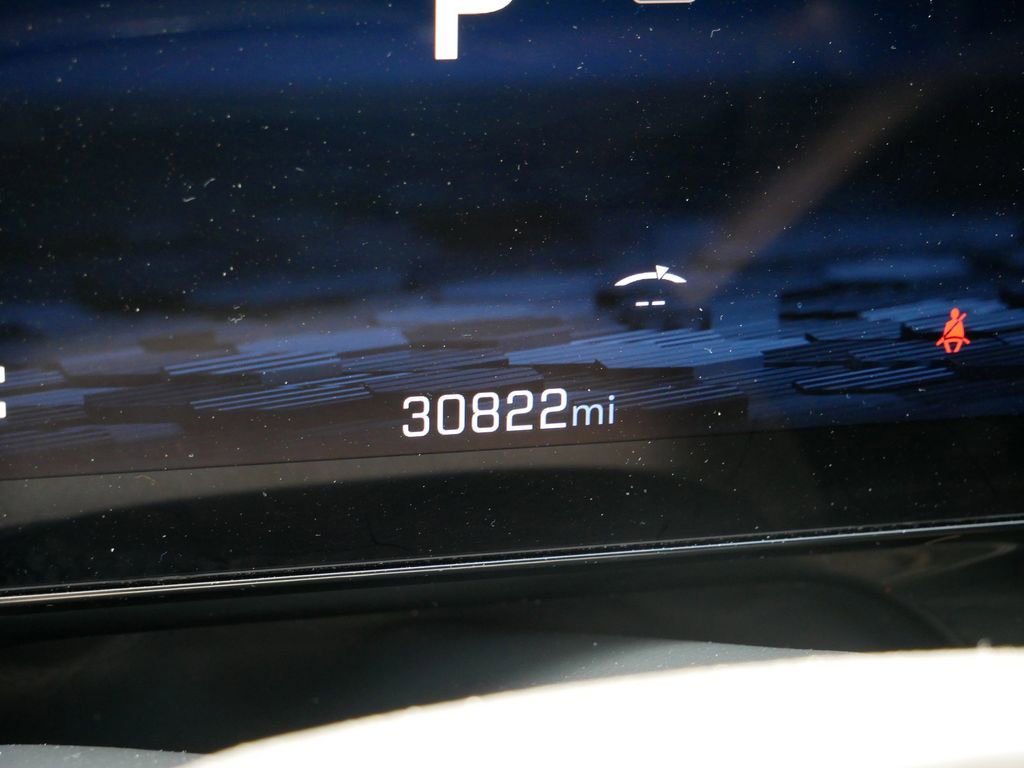 Used 2025 Chevrolet Suburban Z71 AWD/4WD image 36