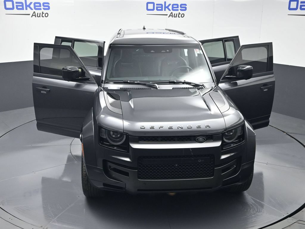 Used 2025 Land Rover Defender 110 AWD/4WD image 58