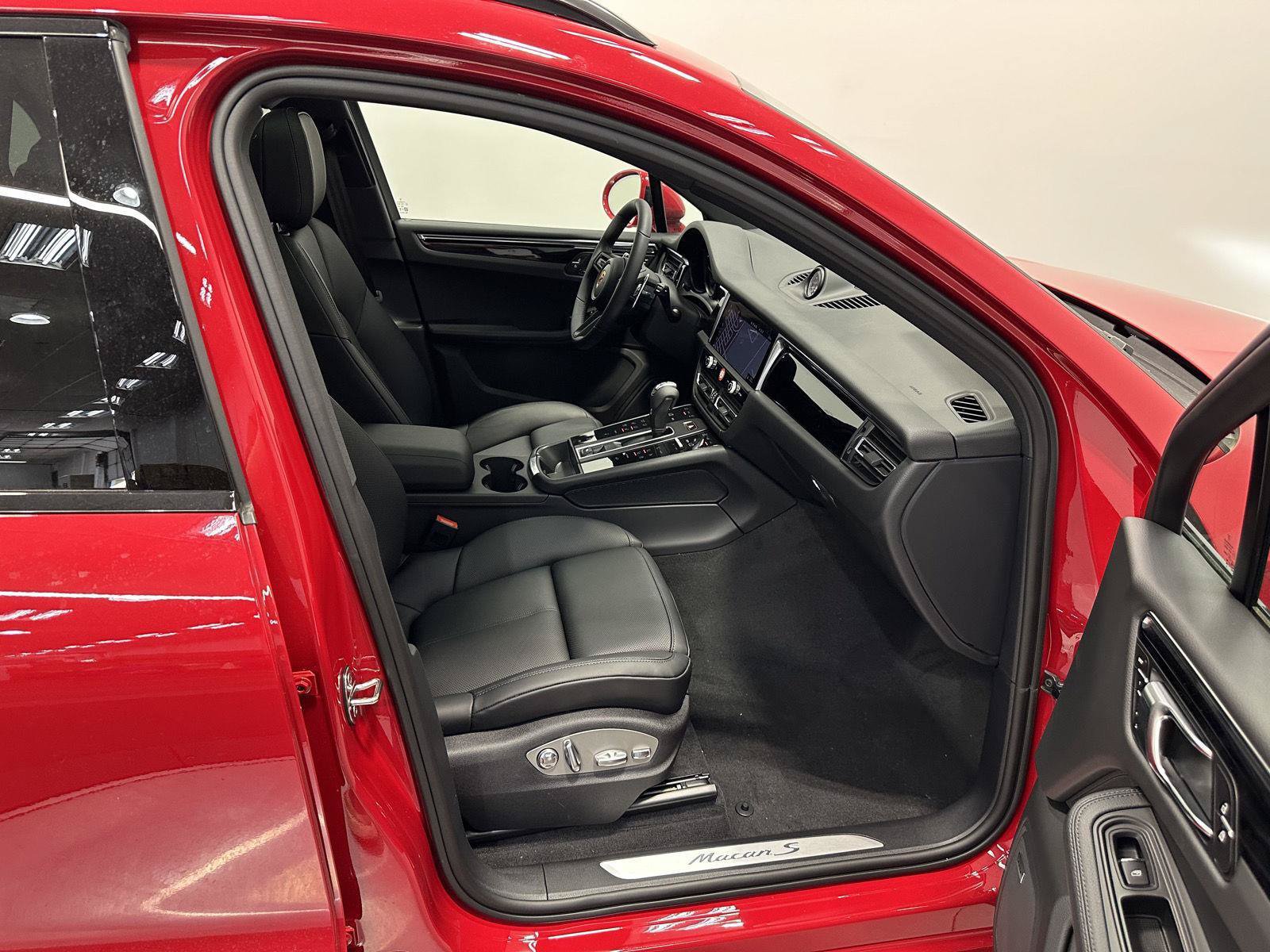 New 2026 Porsche Macan S AWD/4WD image 43
